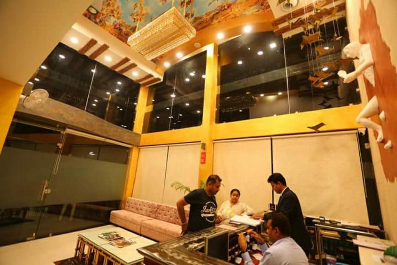 Hotel Eleven Heights ,Bhopal Exteriör bild